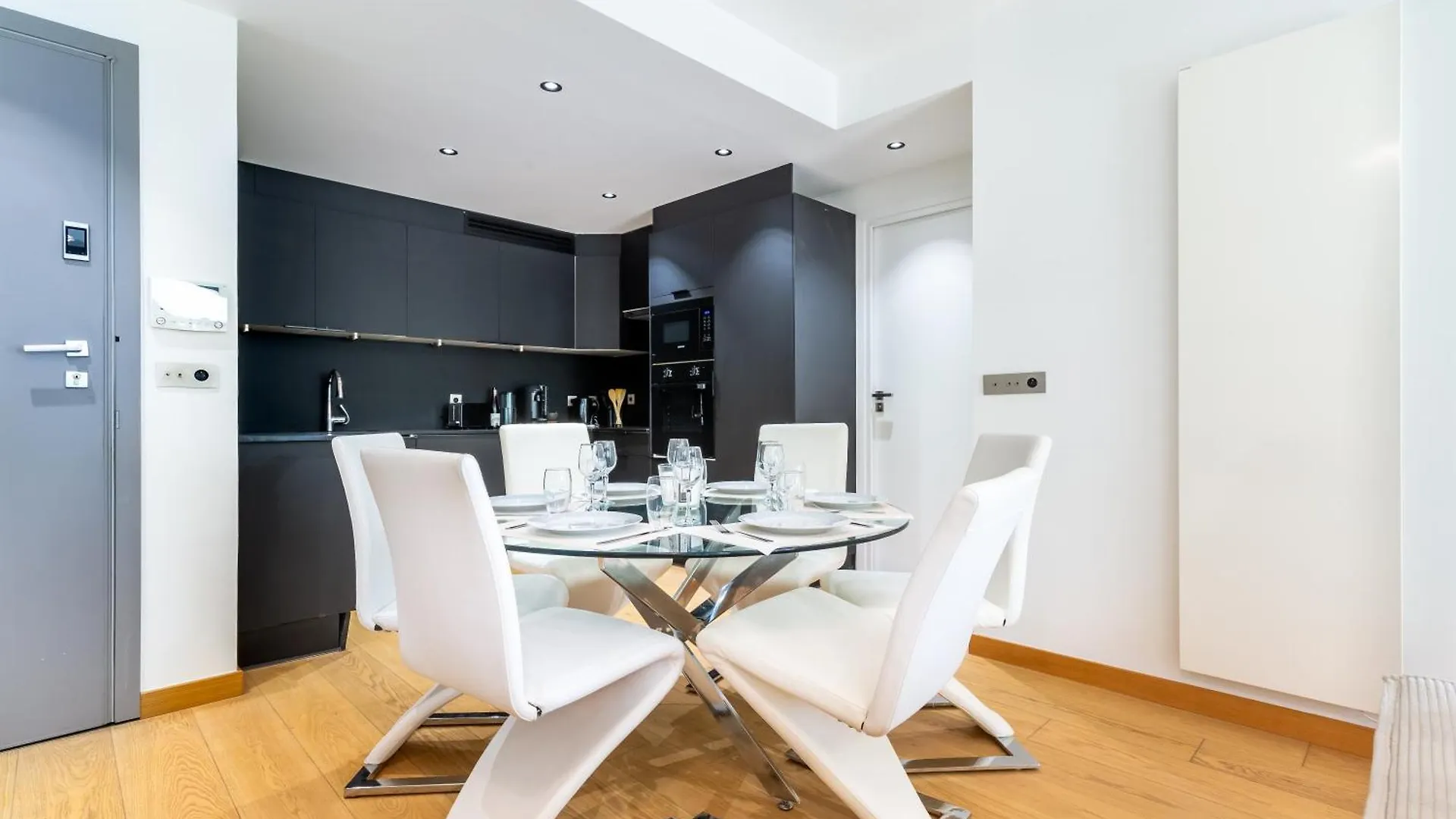 Lavie Maison Jardin A Montmartre Apartment Paris France