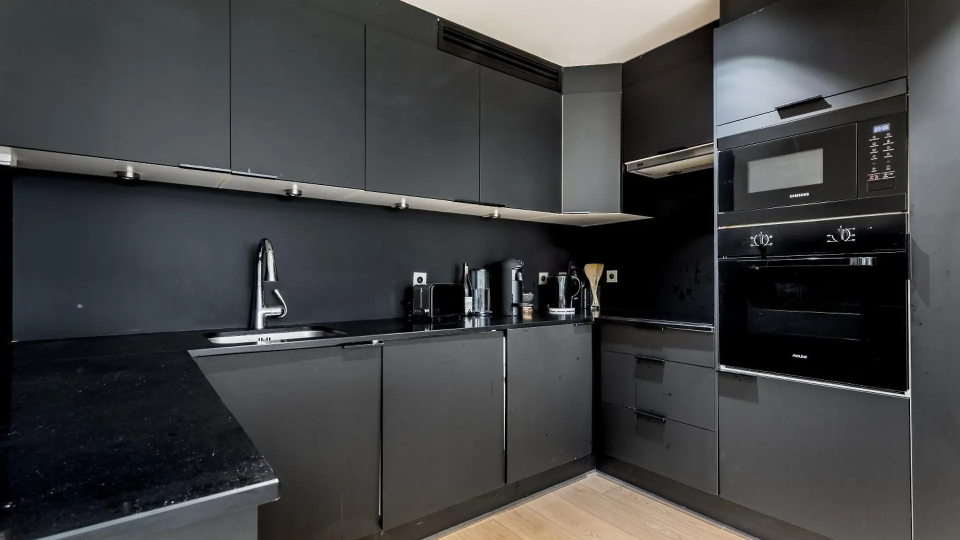 Lavie Maison Jardin A Montmartre Apartment Paris